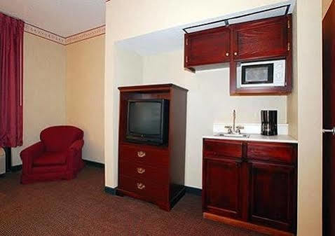 Hotel C&lewood Jonesboro