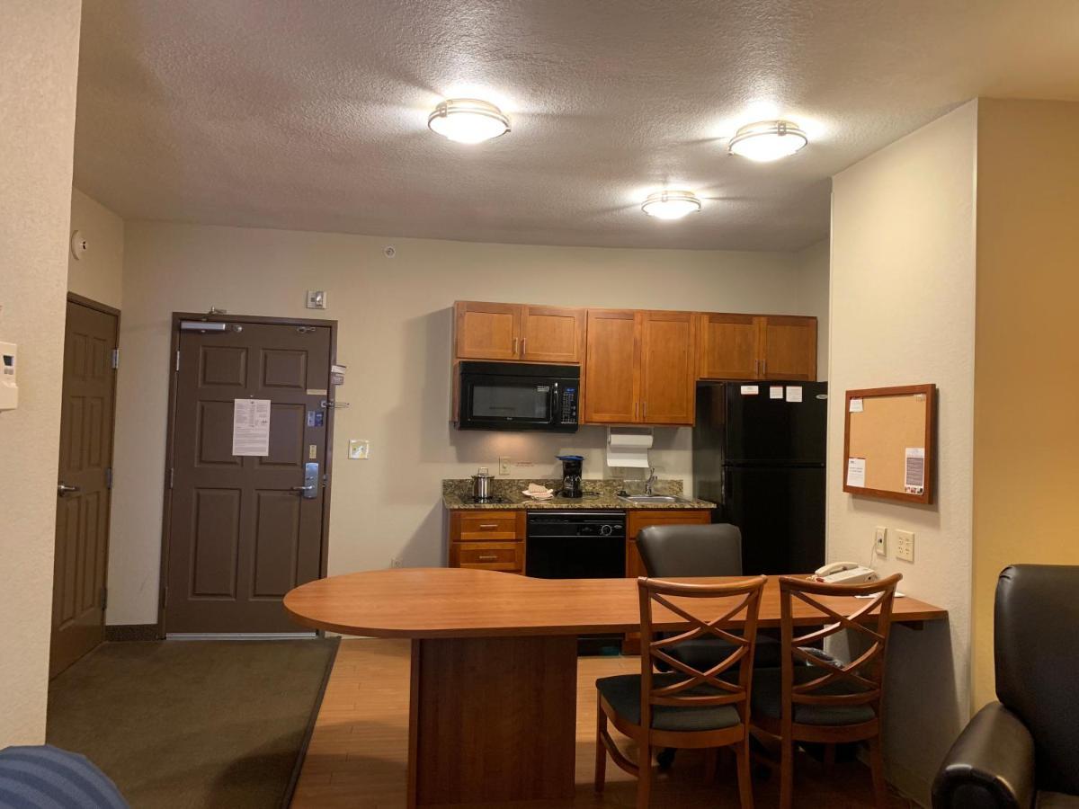 C&lewood Hotel